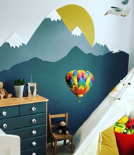 Load image into Gallery viewer, Balloon Polygonal Wall decal, Hot Air Balloon Wall Decals,Peel and Stick Removable, Balloons Wall Stickers Decoration Multi Color GD319