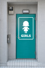 Load image into Gallery viewer, Kids Bathroom Sign Decal, Kids Bathroom Door Decor, Toilett Restroom Sign, Girl Boy Kids Signs Vinyl Bathroom Stickers, Bathroom Signs 192LU